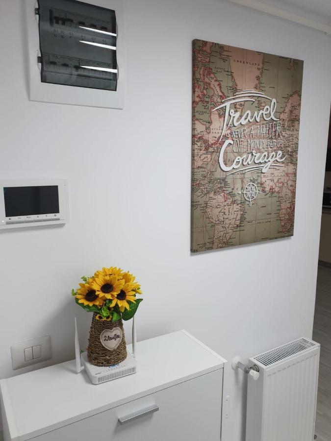 Topaz Central Apartment Bacau Bagian luar foto