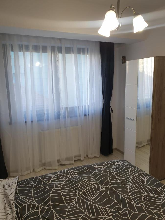 Topaz Central Apartment Bacau Bagian luar foto